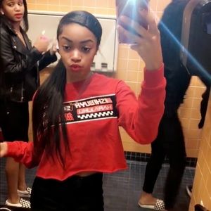 Meet your Posher, Reyell